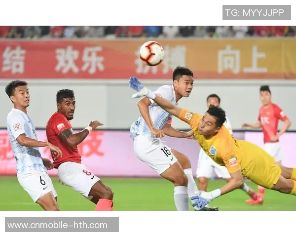 广州富力与广州恒大激战正酣谁能在这场城市德比中笑到最后